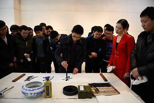 “汉字”巡展开幕式暨中国文字博物馆江苏（常熟）体验基地授牌仪式举行