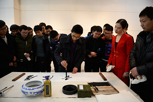 “汉字”巡展开幕式暨中国文字博物馆江苏(常熟)体验基地授牌仪式举行